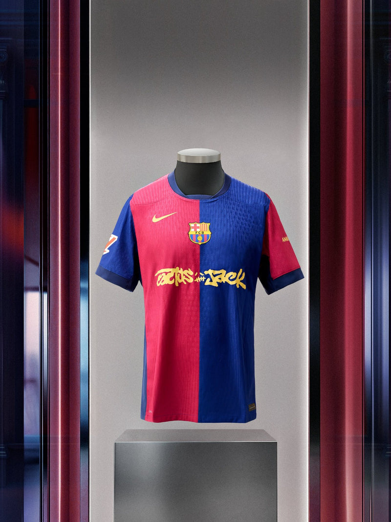 Camisa Barcelona 24/25 Home Nike Edição Especial Travis Scott - Azul e Vermelho